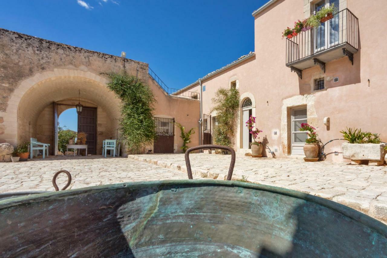 Pensjonat Terre Di Cavalusi Relais Donnafugata Zewnętrze zdjęcie