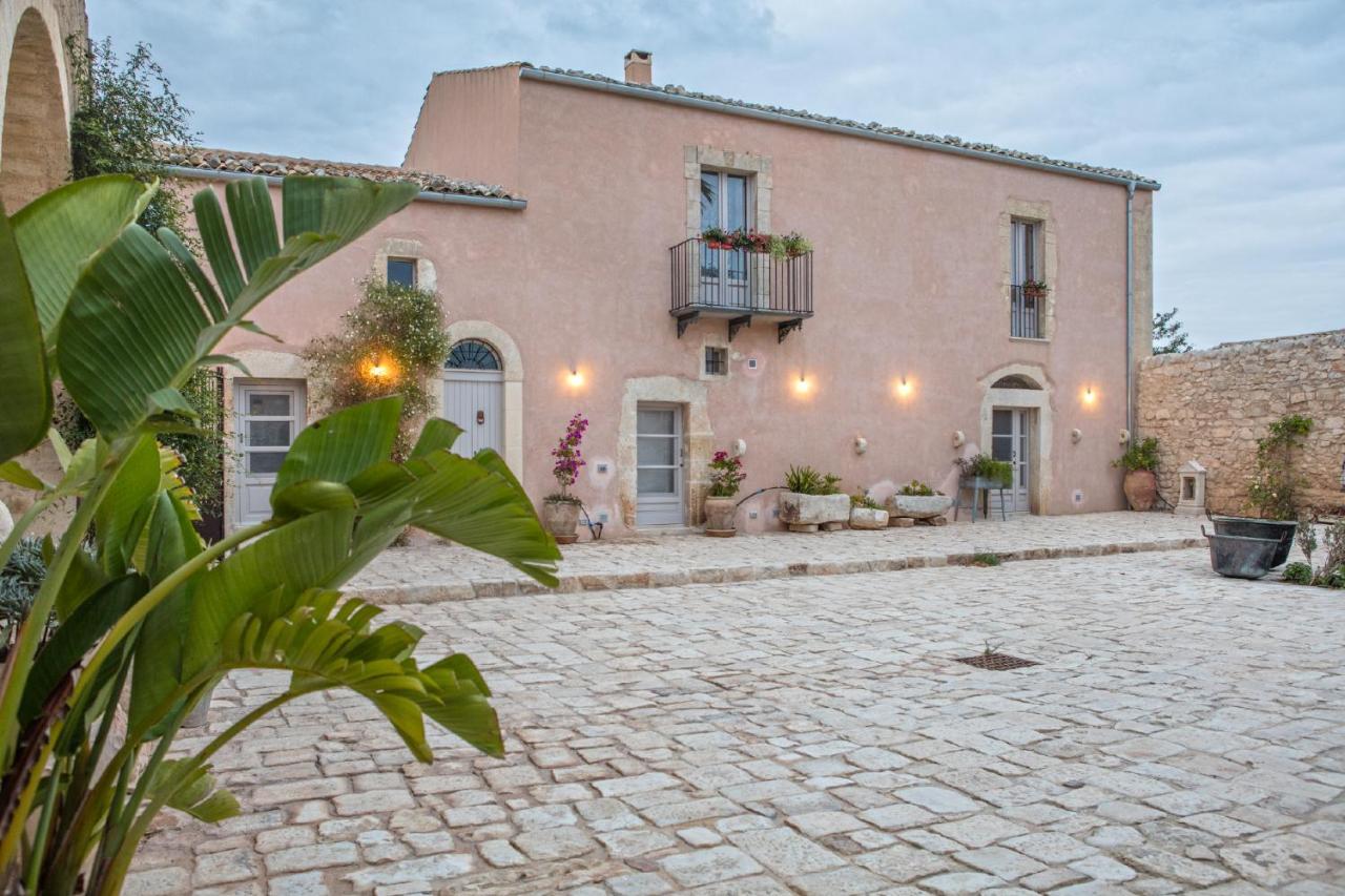 Pensjonat Terre Di Cavalusi Relais Donnafugata Zewnętrze zdjęcie